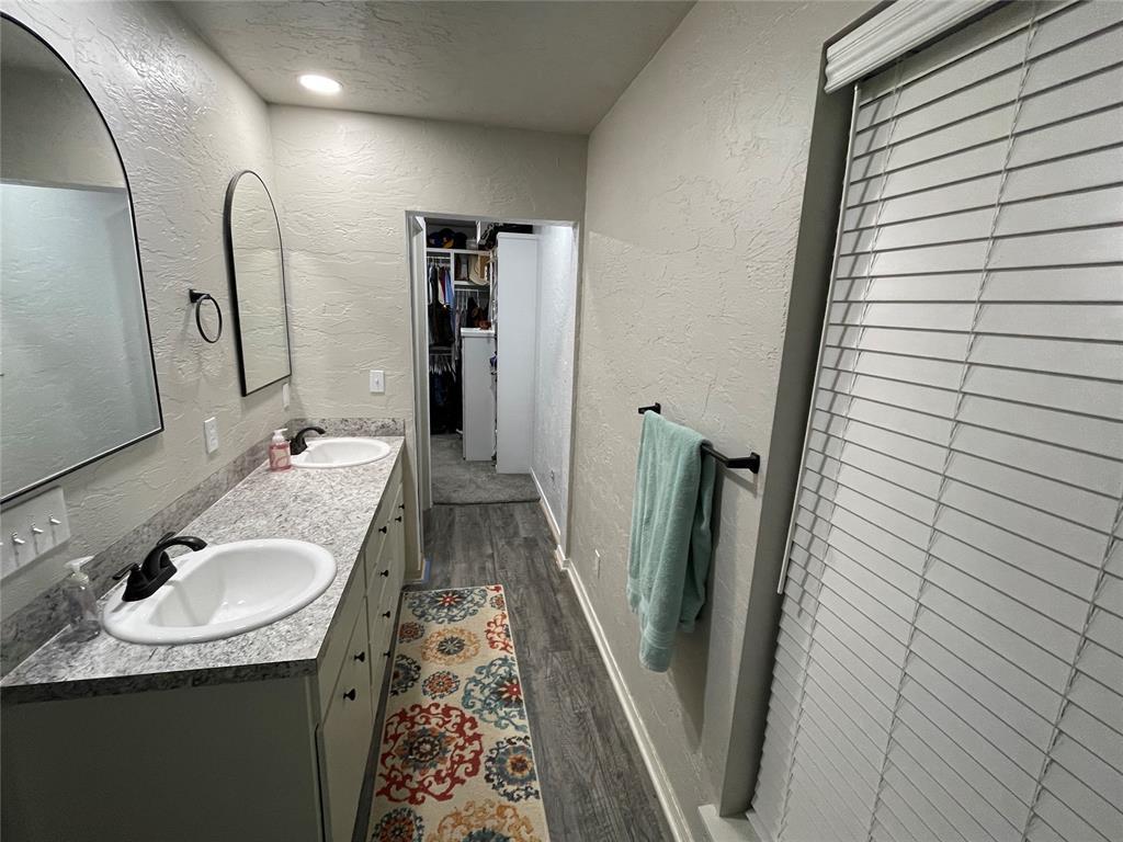520 Adams Street Property Photo 16