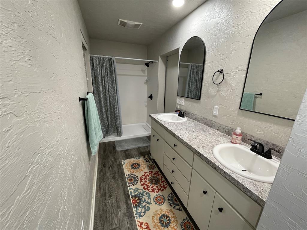 520 Adams Street Property Photo 17
