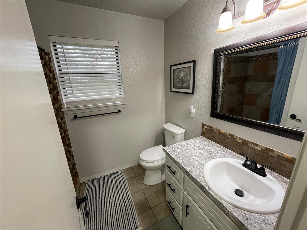520 Adams Street Property Photo 24