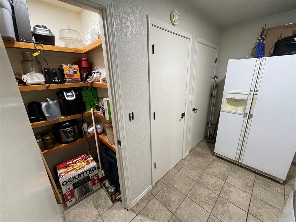 520 Adams Street Property Photo 28