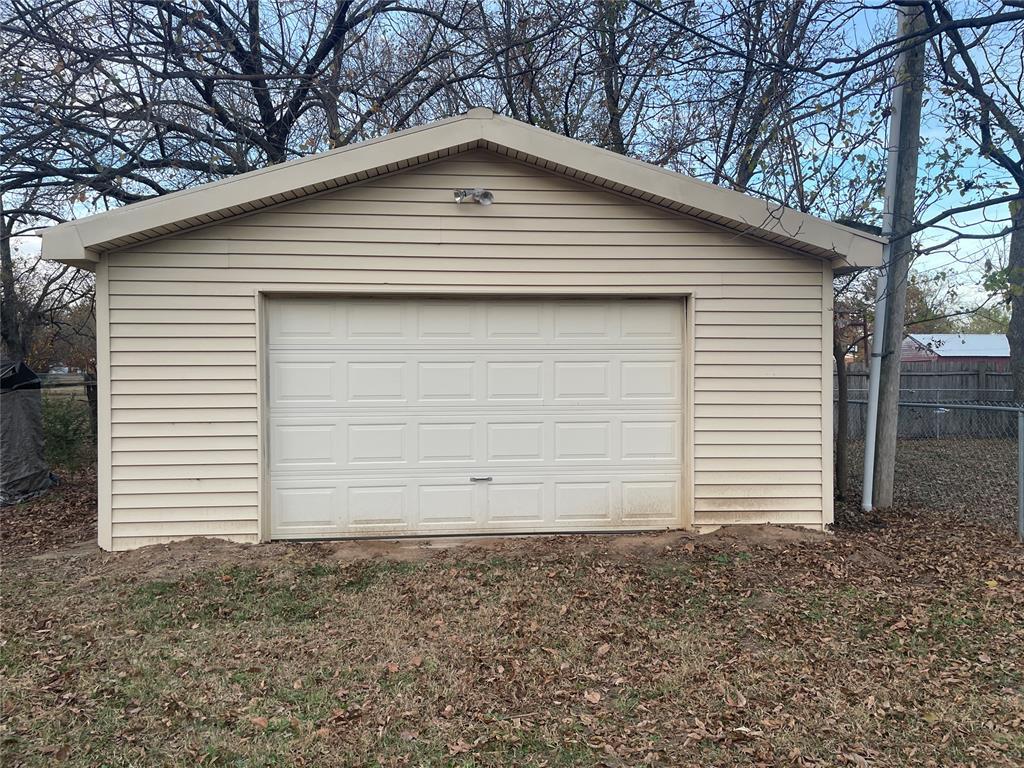 520 Adams Street Property Photo 45