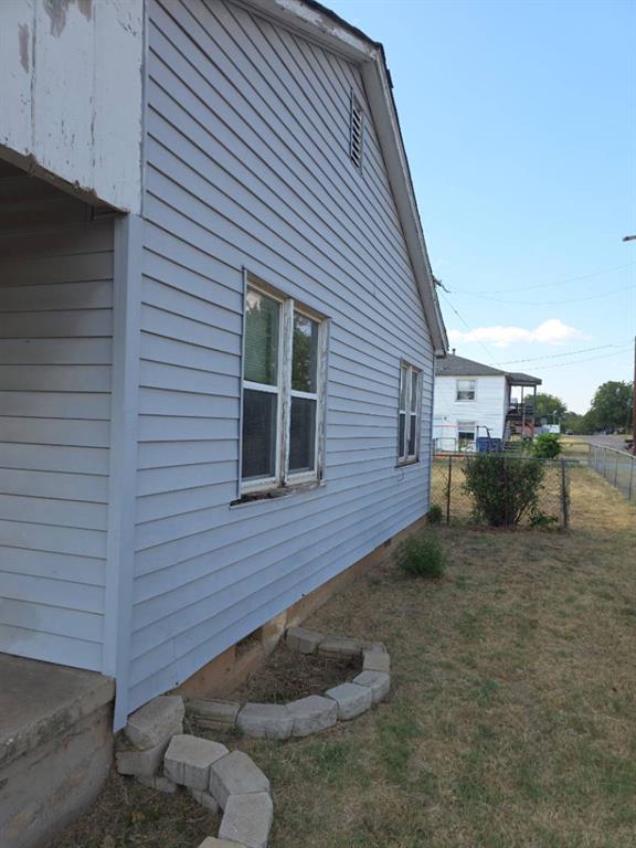 215 E Spruce Avenue Property Photo 2