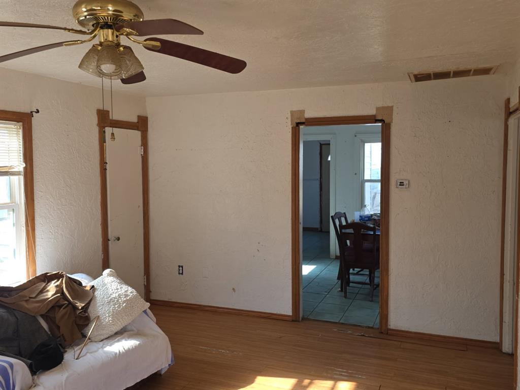215 E Spruce Avenue Property Photo 6