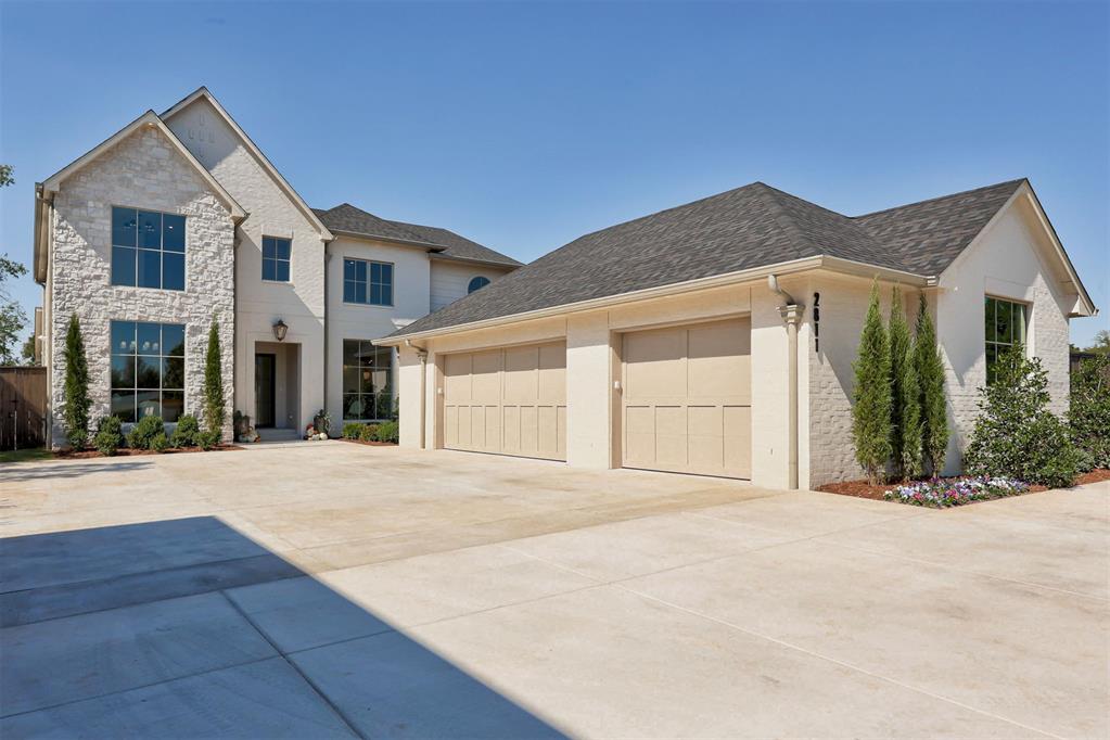 2811 Guilford Lane Property Photo 3