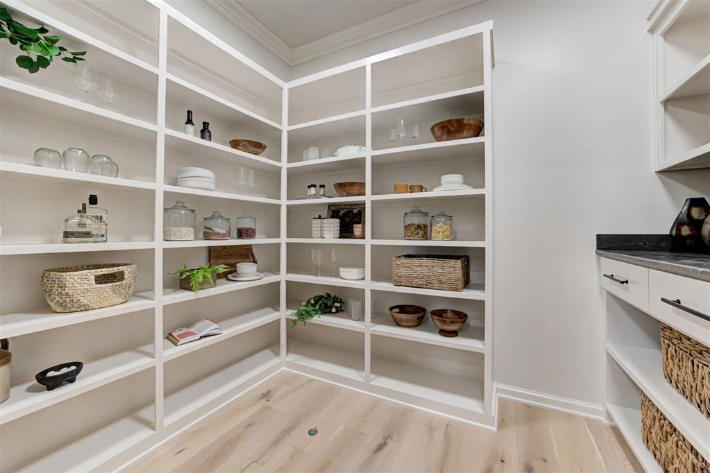 2811 Guilford Lane Property Photo 17