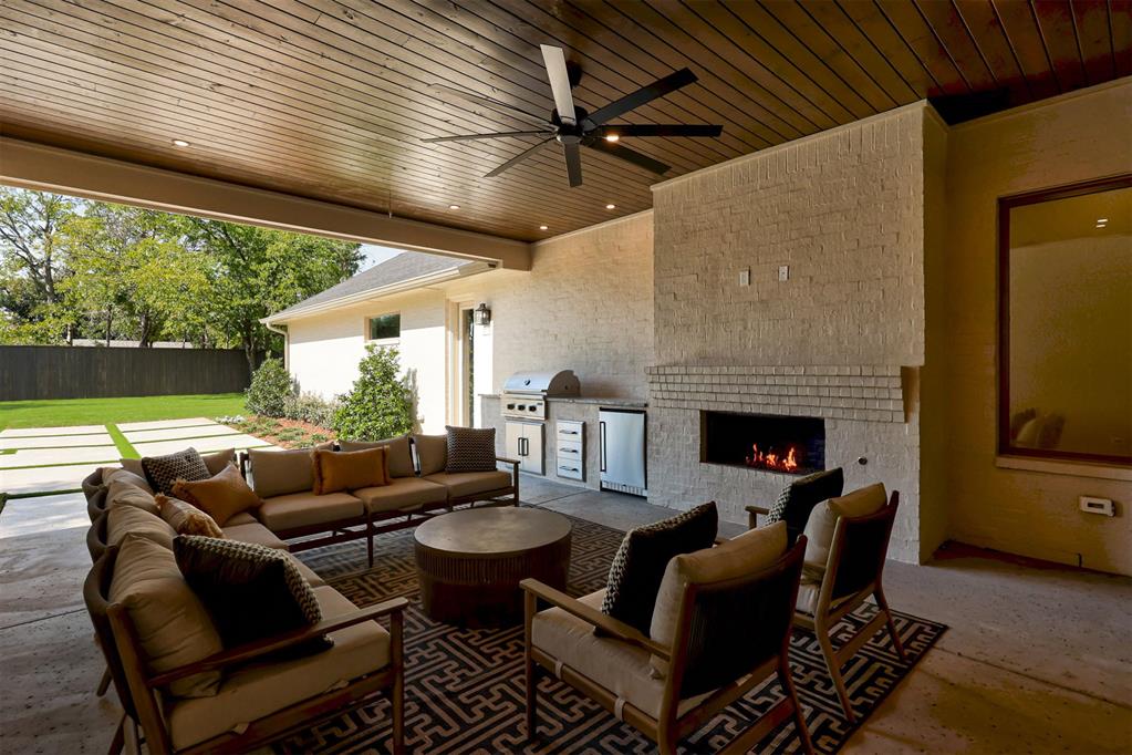 2811 Guilford Lane Property Photo 43