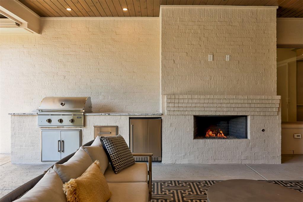 2811 Guilford Lane Property Photo 44