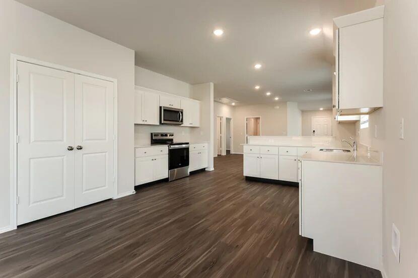 2103 Crimson Lake Boulevard Property Photo 6