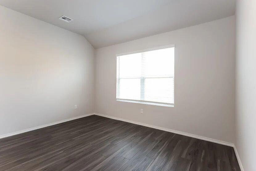 2103 Crimson Lake Boulevard Property Photo 9