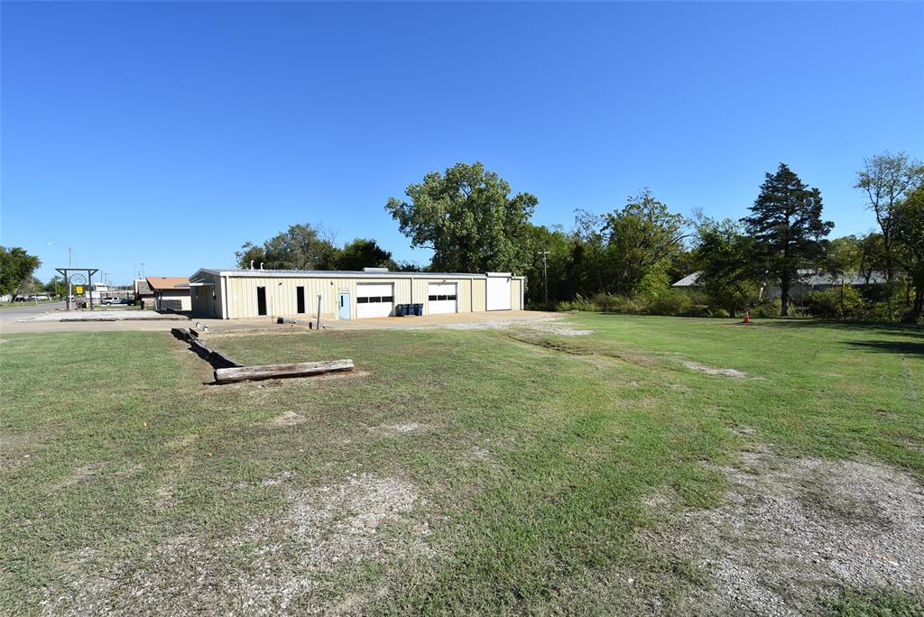 610 N Main Street Property Photo 6