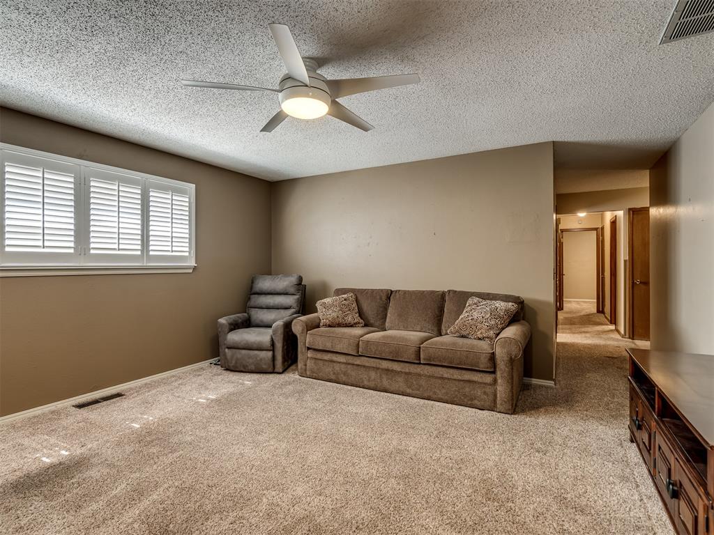 8708 S Charlotte Drive Property Photo 14