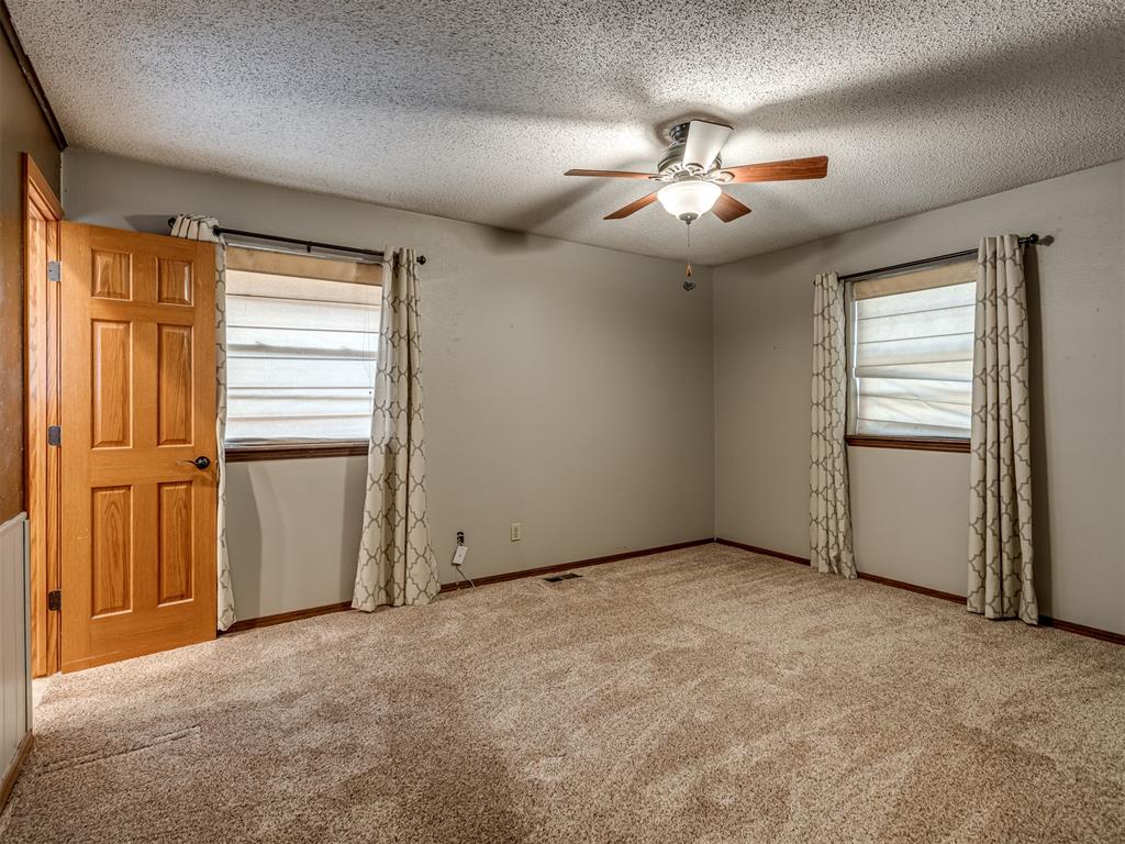 8708 S Charlotte Drive Property Photo 17