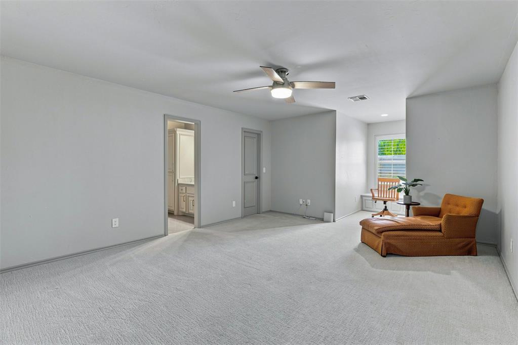 432 Hollowdale Property Photo 35