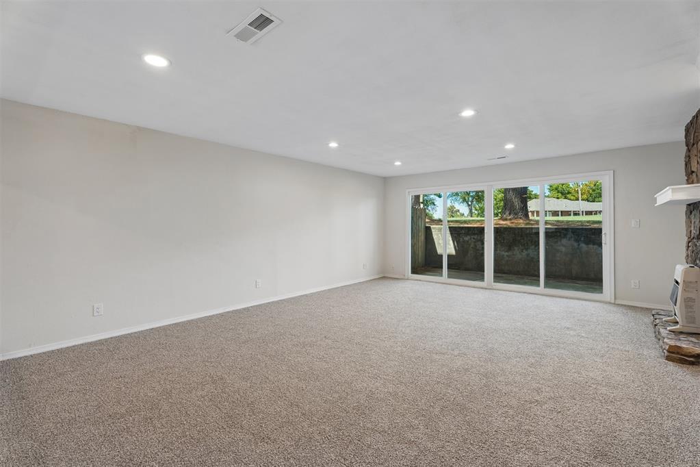 7010 Lakeshore Drive Property Photo 5