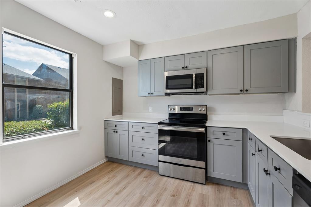 7010 Lakeshore Drive Property Photo 8