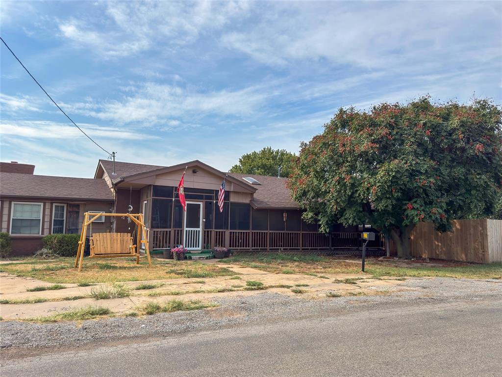 420 W 8th Street Property Photo 2