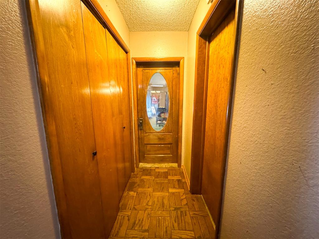 420 W 8th Street Property Photo 4