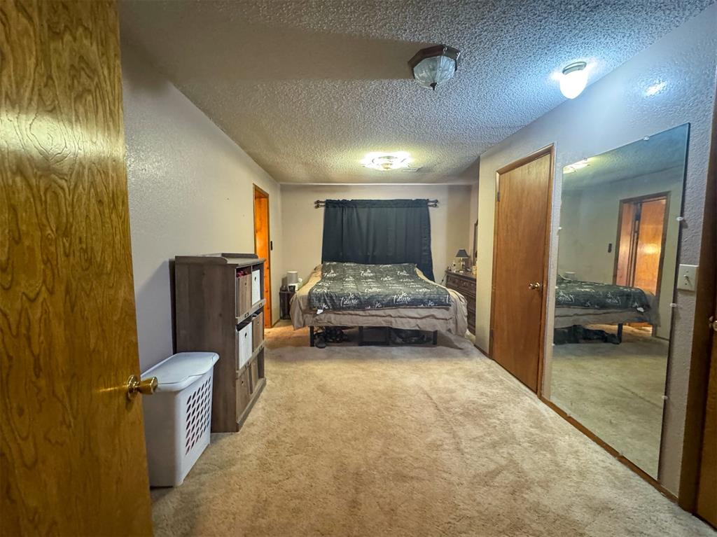420 W 8th Street Property Photo 5