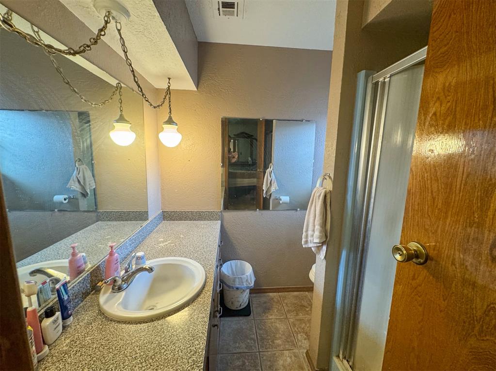 420 W 8th Street Property Photo 7