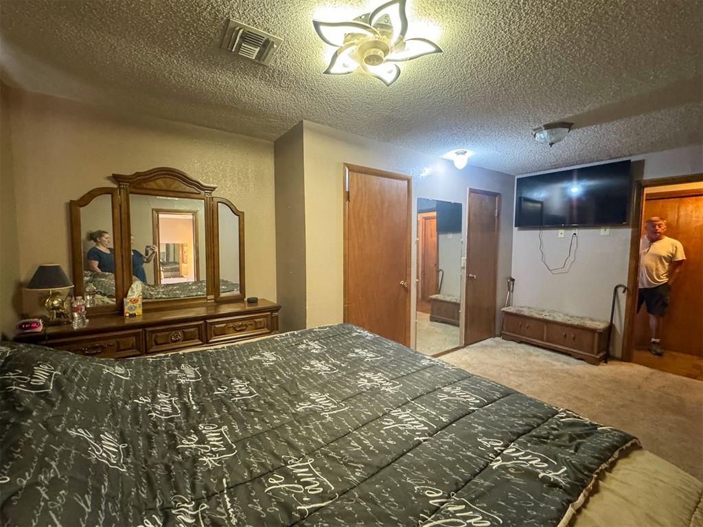 420 W 8th Street Property Photo 9