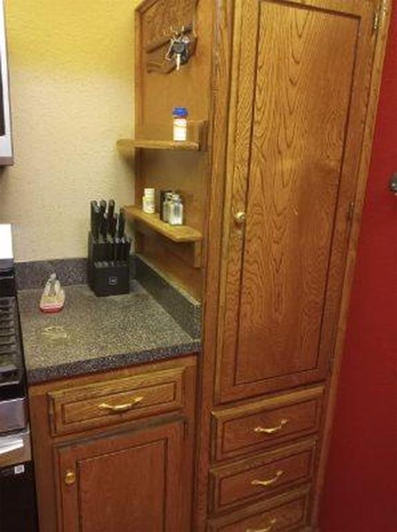 420 W 8th Street Property Photo 14