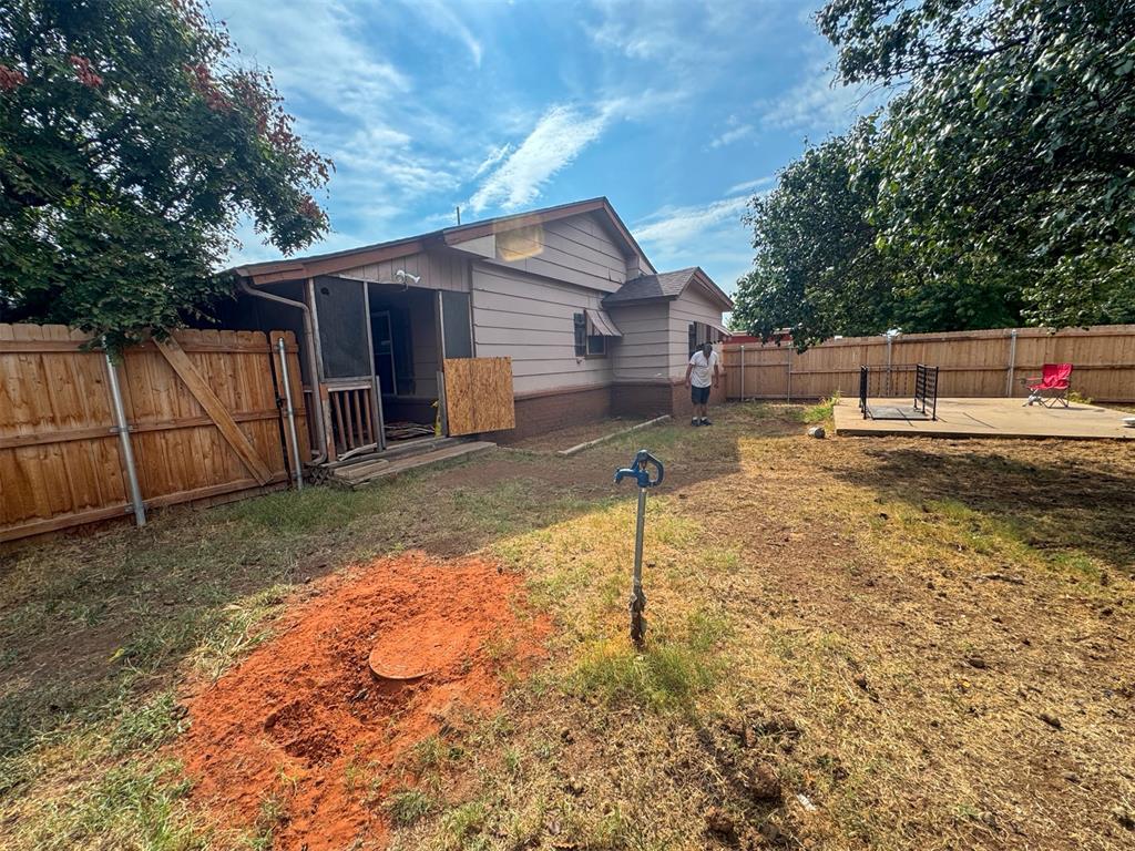 420 W 8th Street Property Photo 24
