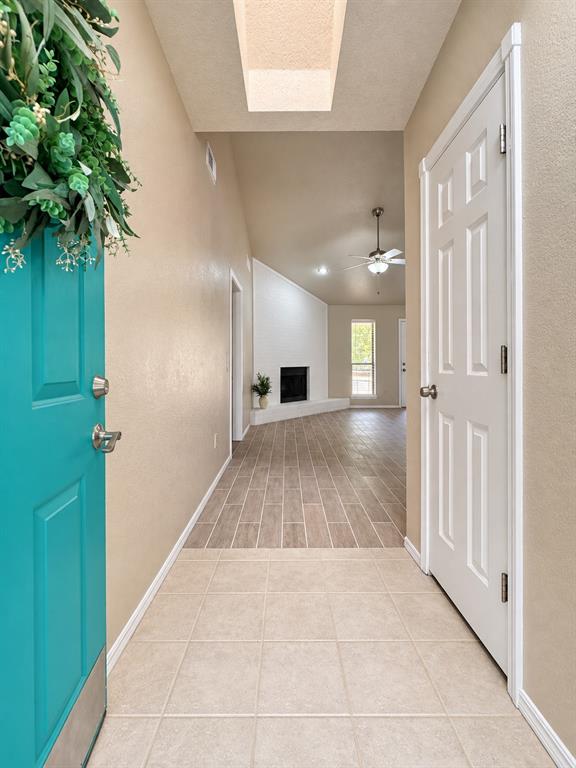 420 Crest Place Property Photo 4