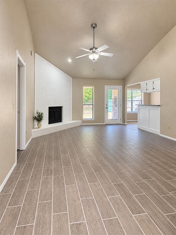 420 Crest Place Property Photo 5