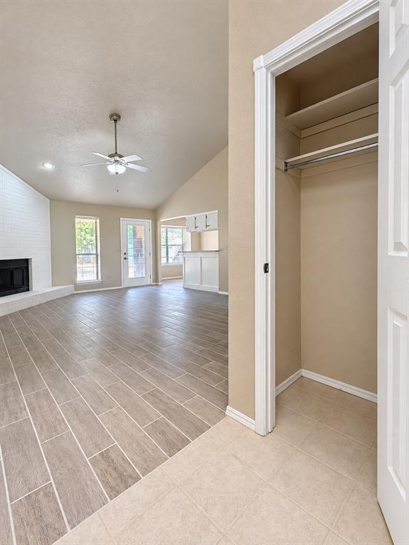 420 Crest Place Property Photo 6