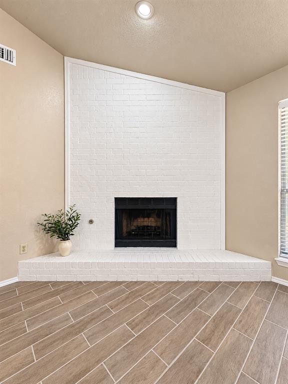 420 Crest Place Property Photo 8