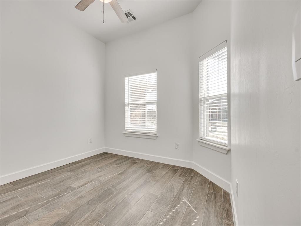 2917 Kingswood Drive Property Photo 4