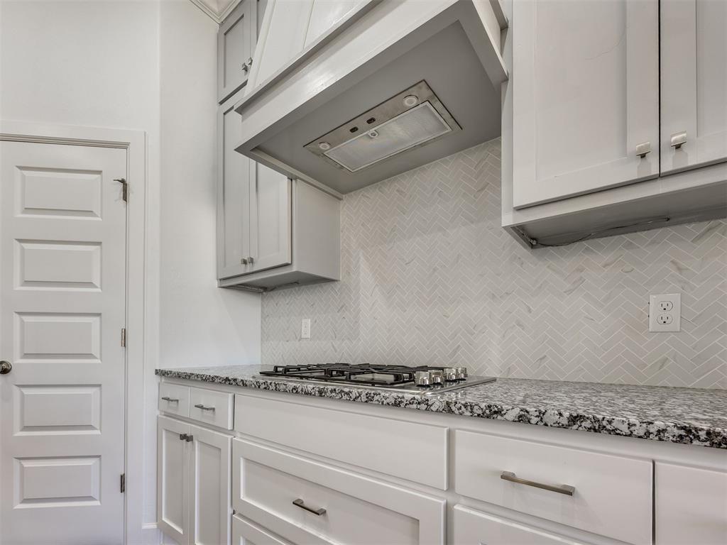 2917 Kingswood Drive Property Photo 11