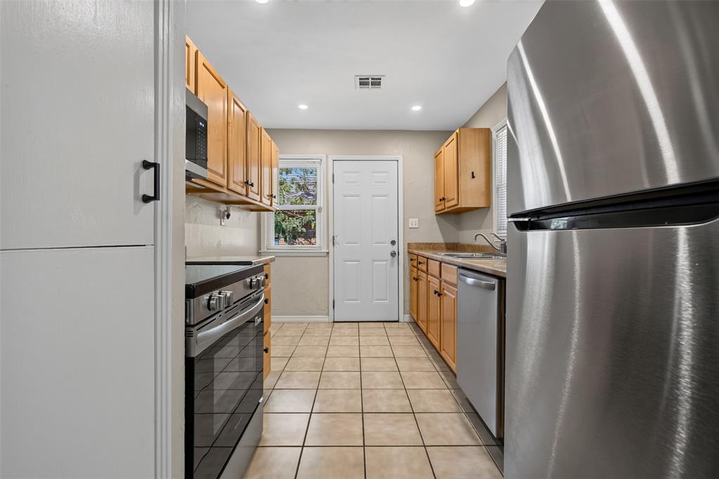 1248325 Property Photo 11