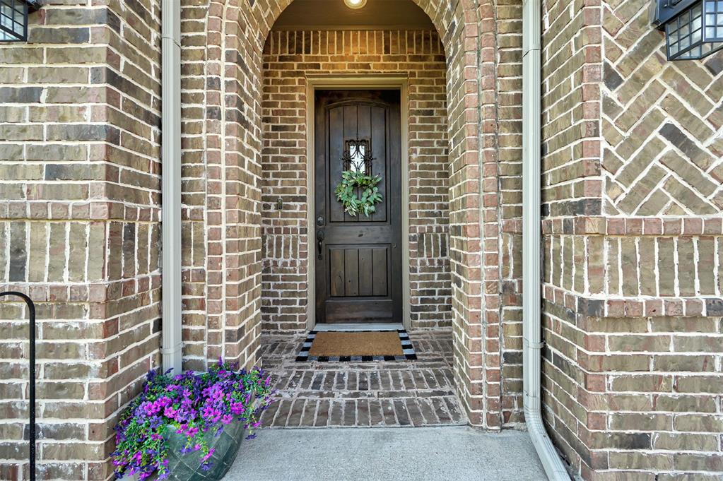 8104 Nw 159th Street Property Photo 3