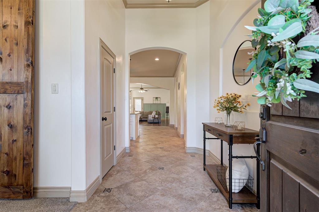 8104 Nw 159th Street Property Photo 4