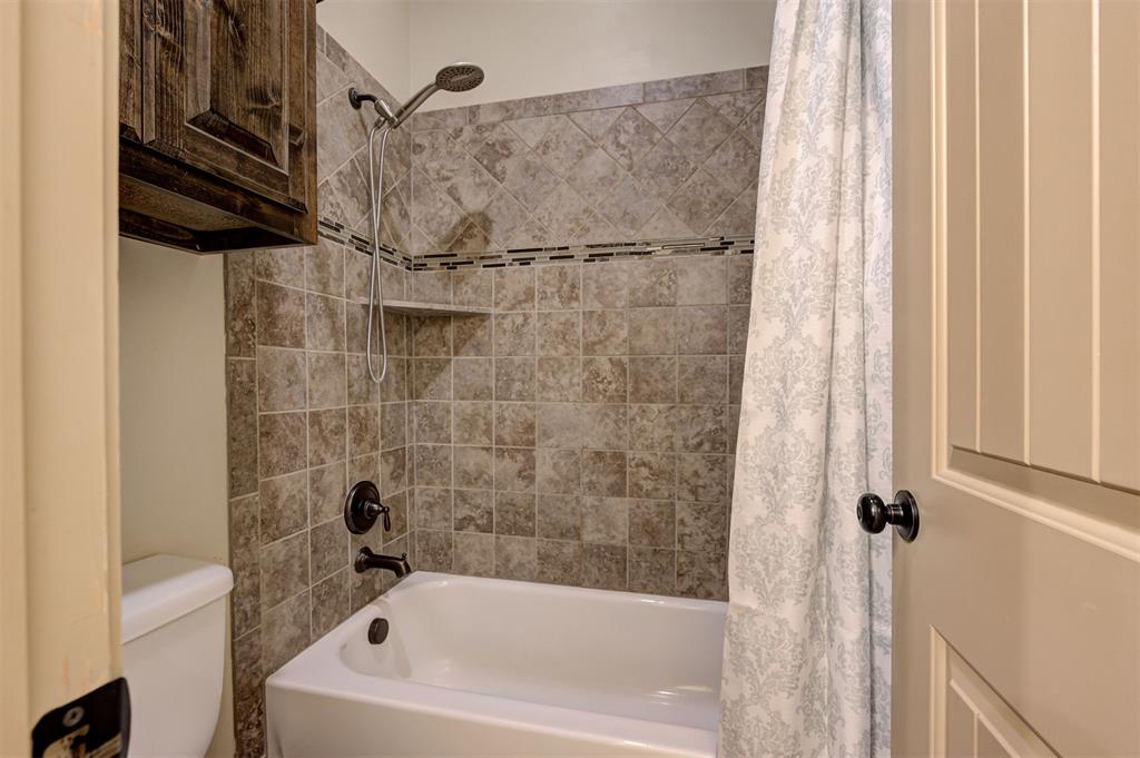 8104 Nw 159th Street Property Photo 38