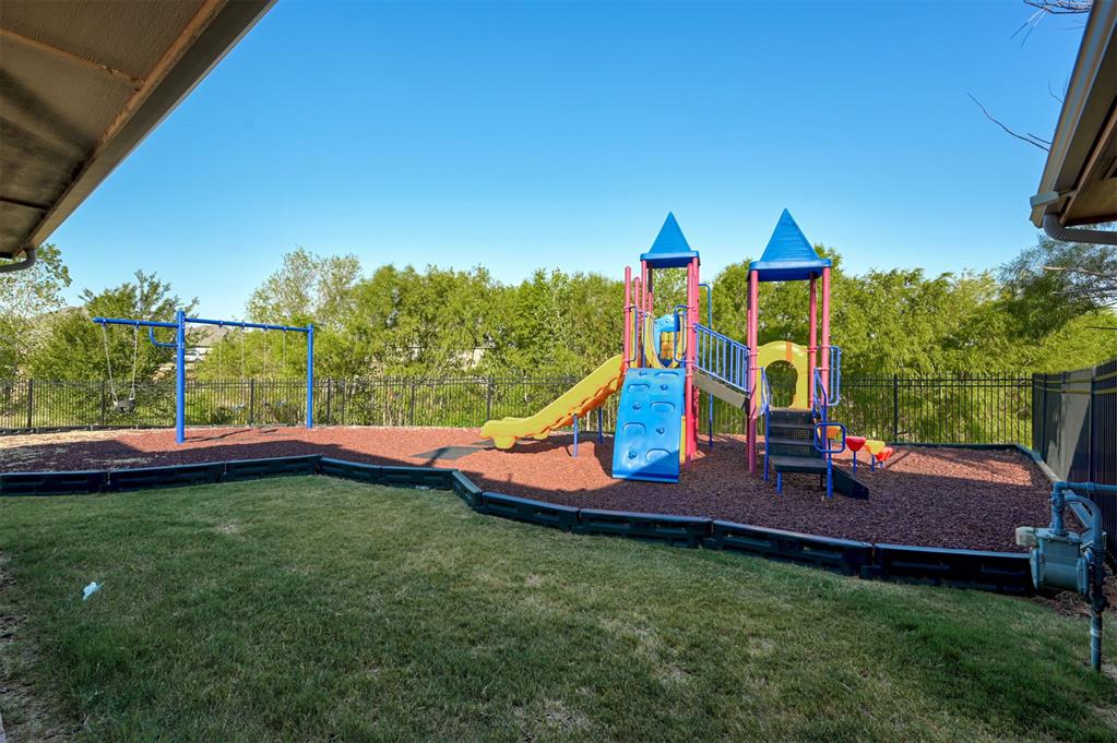 8104 Nw 159th Street Property Photo 48
