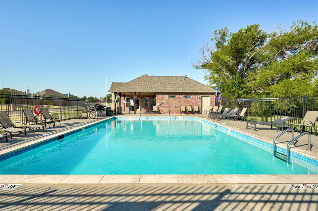8104 Nw 159th Street Property Photo 49