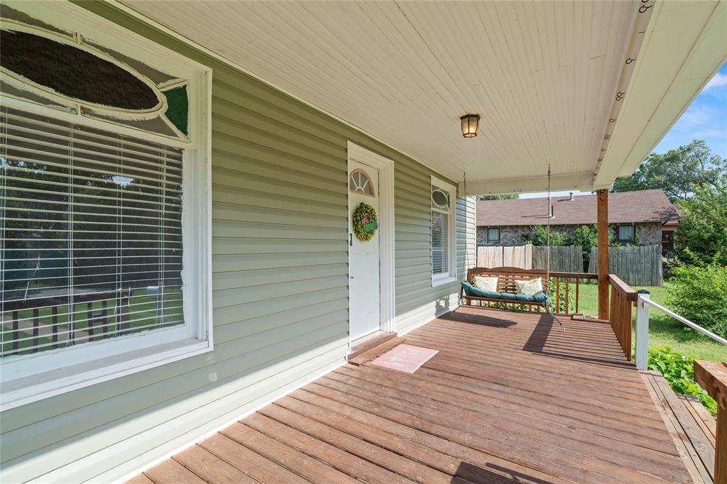 301 N Wikoff Avenue Property Photo 8