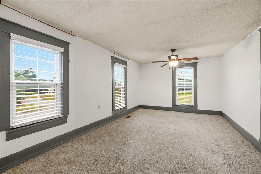 301 N Wikoff Avenue Property Photo 21