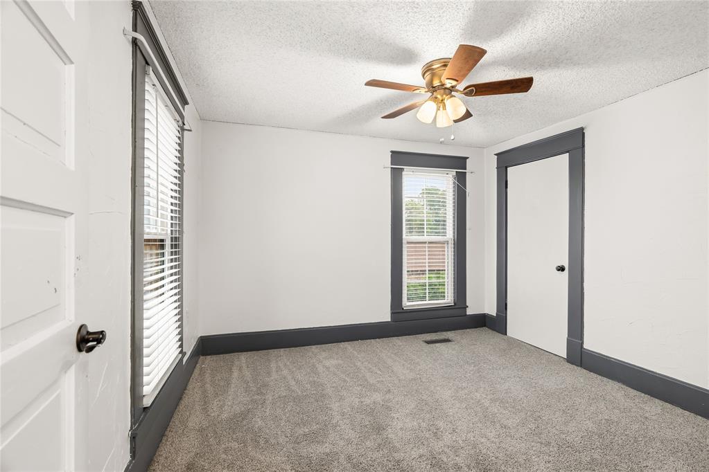 301 N Wikoff Avenue Property Photo 27