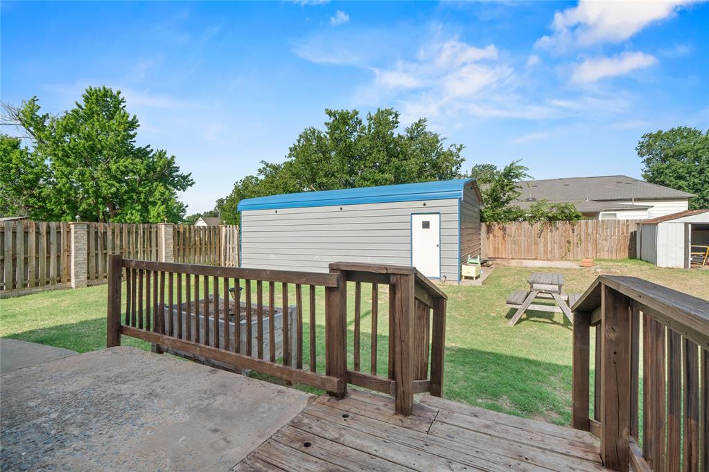 301 N Wikoff Avenue Property Photo 34