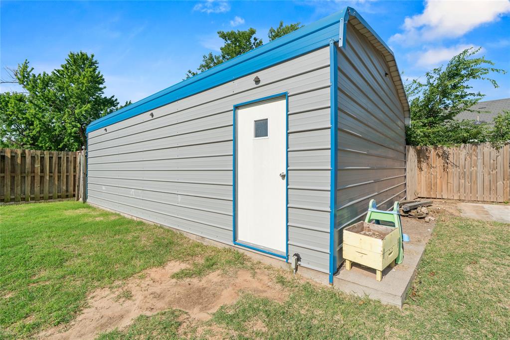 301 N Wikoff Avenue Property Photo 38