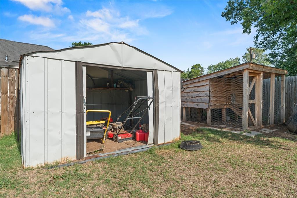 301 N Wikoff Avenue Property Photo 39
