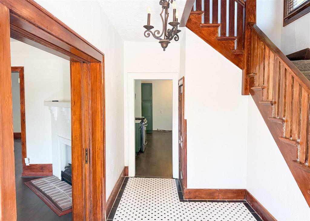1741 W Park Place Property Photo 1