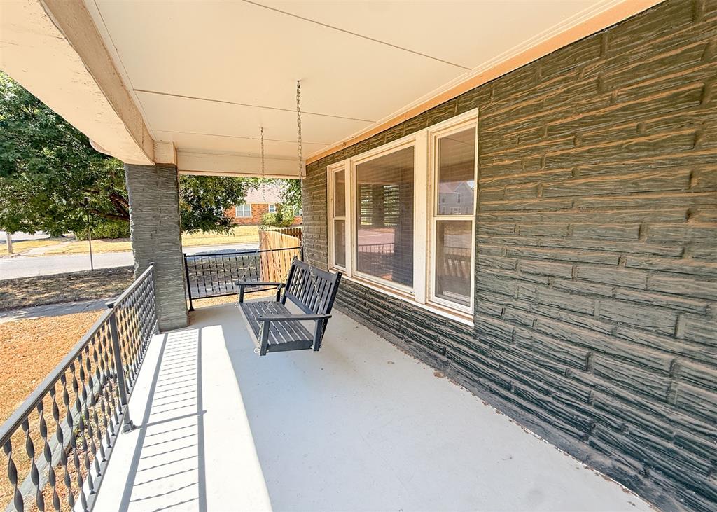 1741 W Park Place Property Photo 3