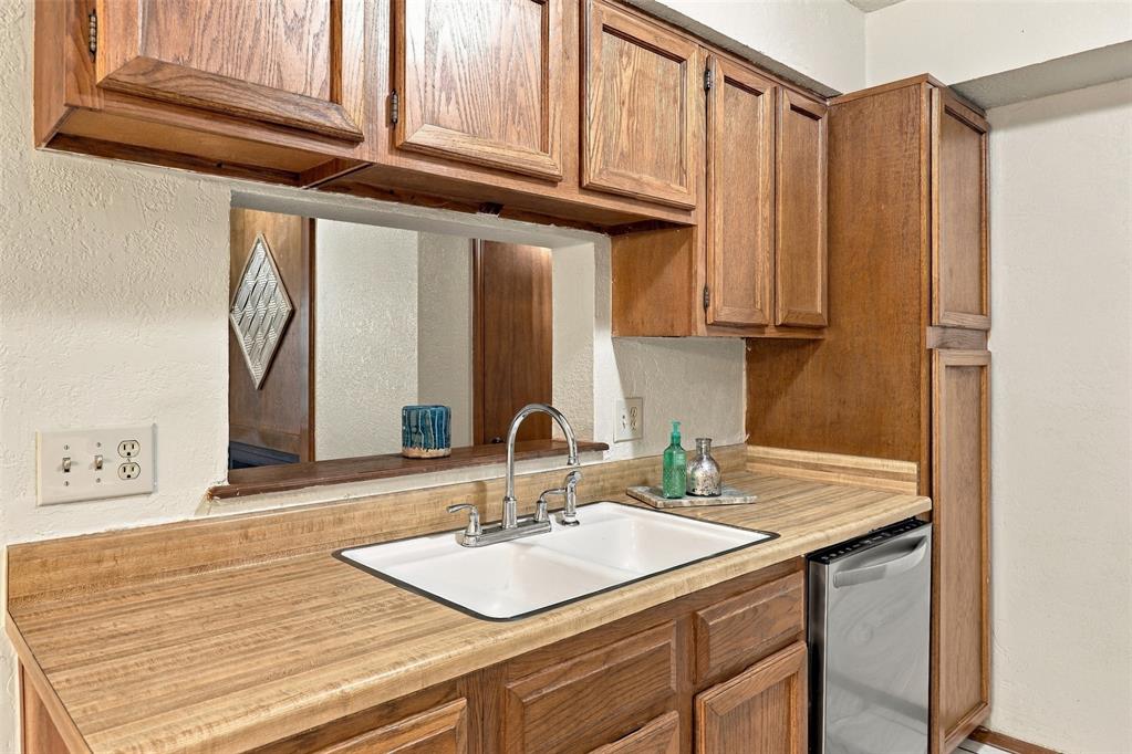 11405 Springhollow Road 302 Property Photo 14