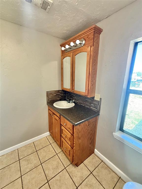 134 S Grand Avenue Property Photo 3