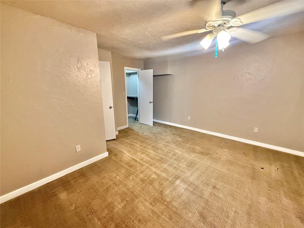 134 S Grand Avenue Property Photo 6