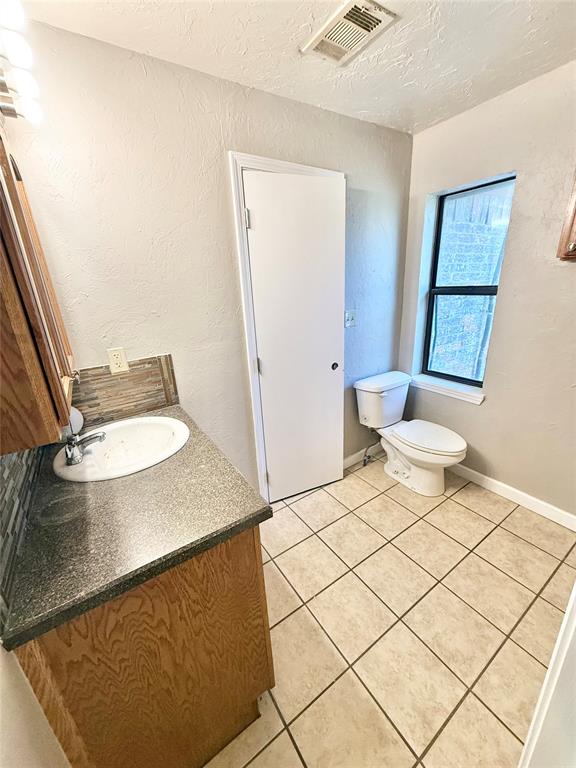 134 S Grand Avenue Property Photo 8